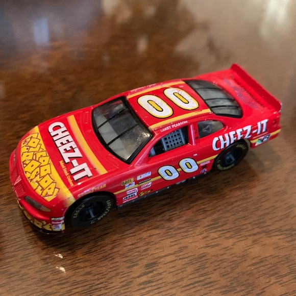 Racing Champions Race Car Cheez-it Pontiac Grand Prix Larry Pearson Nascar 1986 - Picture 3 of 6